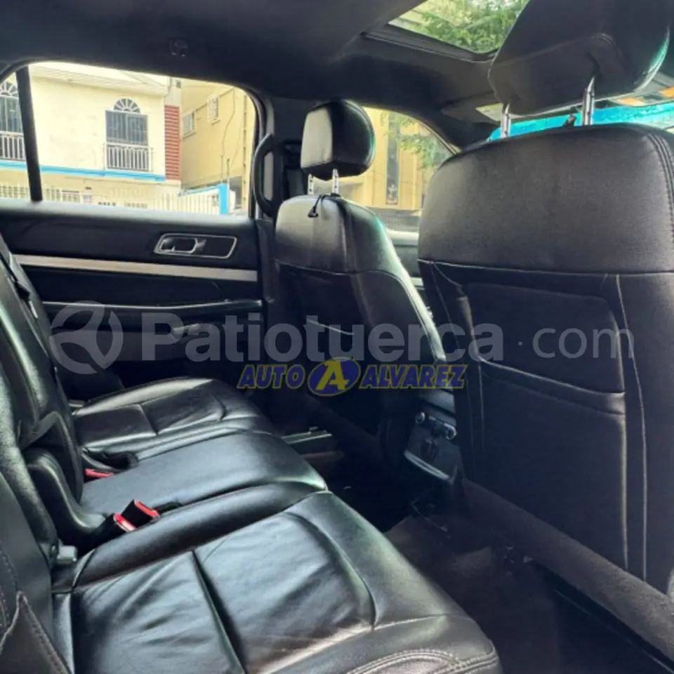 Foto 2 de Ford Explorer XLT