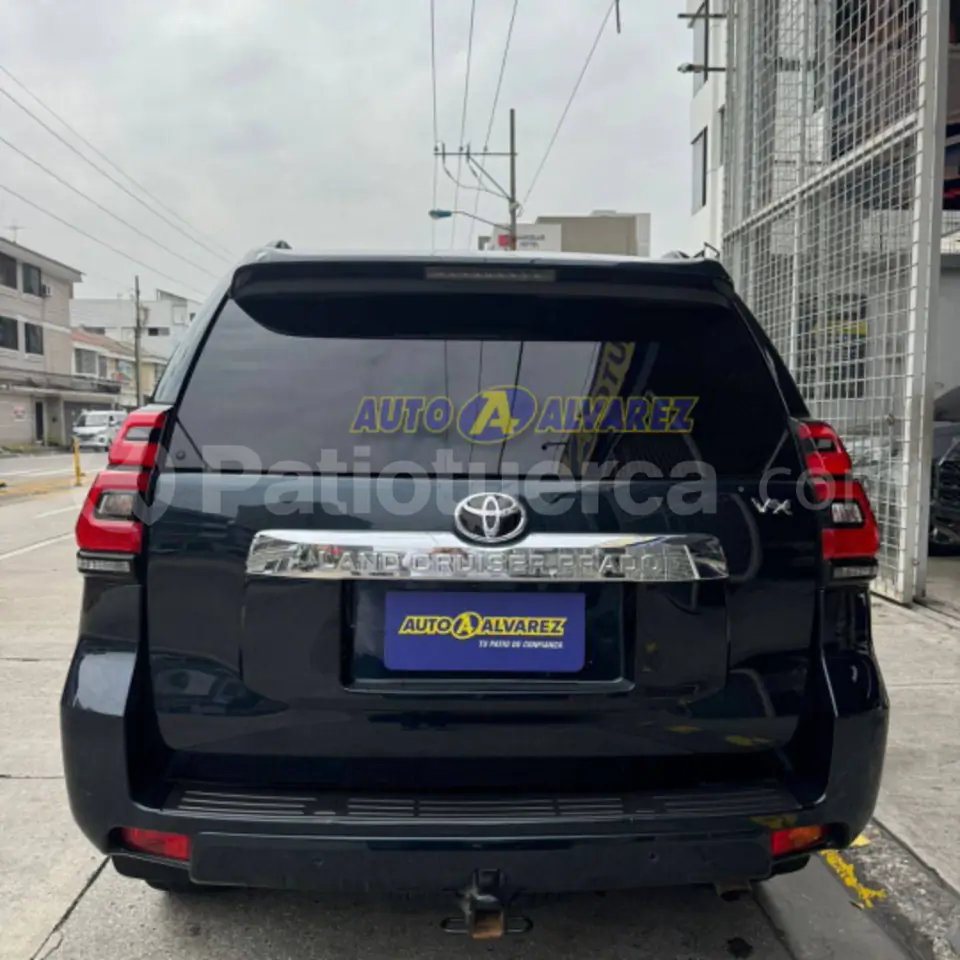 Foto 7 de Toyota Land Cruiser Prado VX