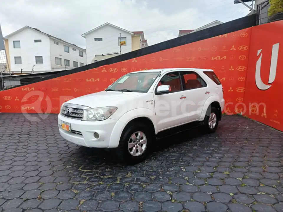Foto 2 de Toyota Fortuner 2.7