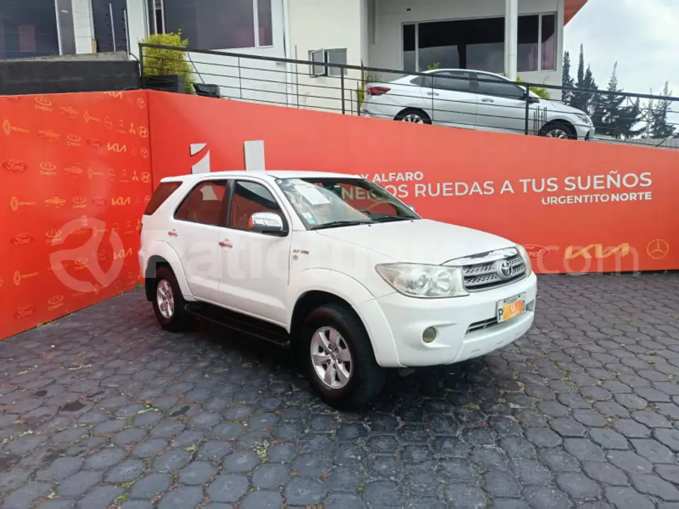 Foto 3 de Toyota Fortuner 2.7
