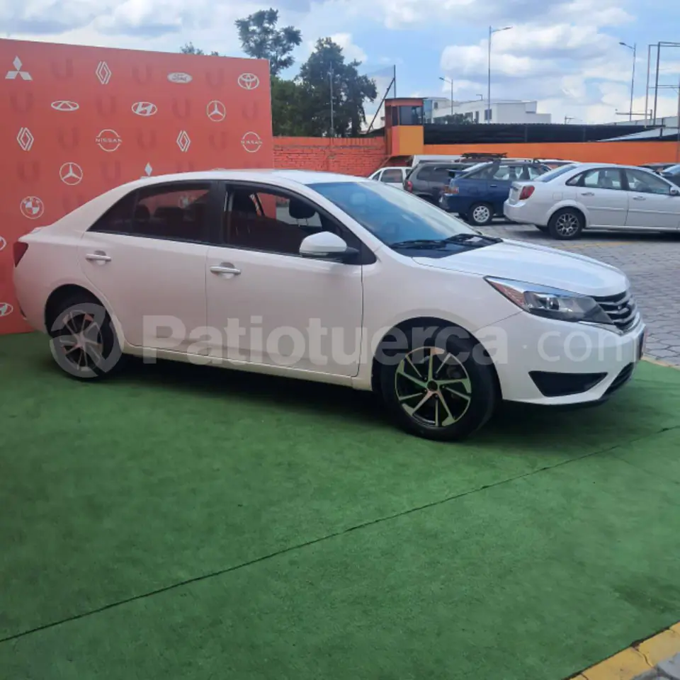 Foto 6 de Zotye Z360