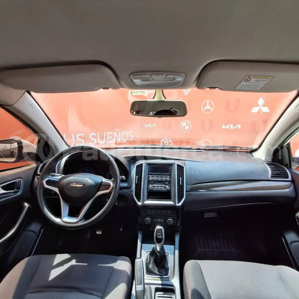 Foto 8 de Zotye Z360