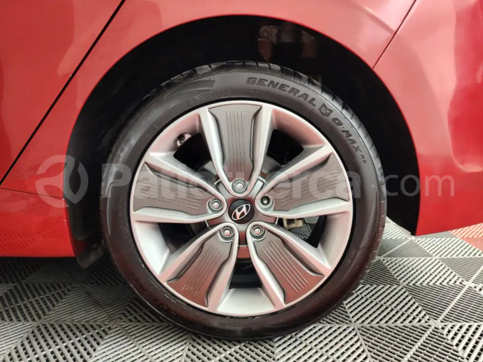 Foto 11 de Hyundai Ioniq Hybrid