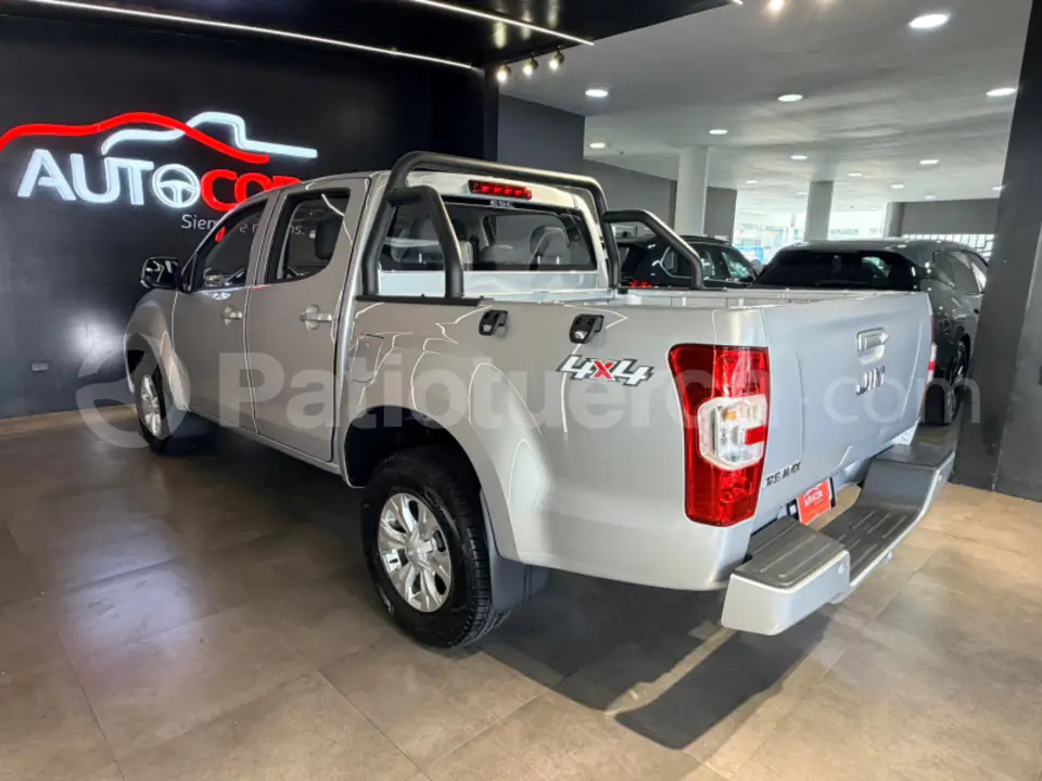 Foto 4 de JIM RE‑MAX 4X4