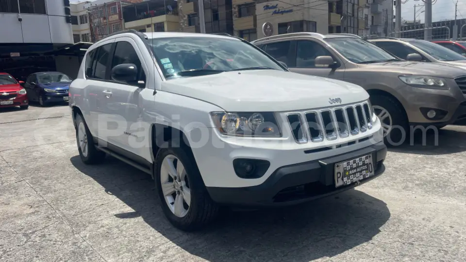 Foto 2 de Jeep Compass Sport