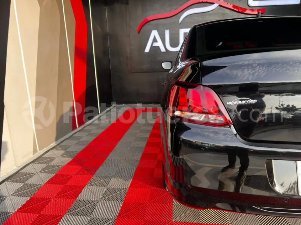 Foto 22 de Peugeot 301 Active