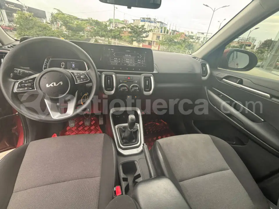 Foto 11 de Kia SONET LX STD