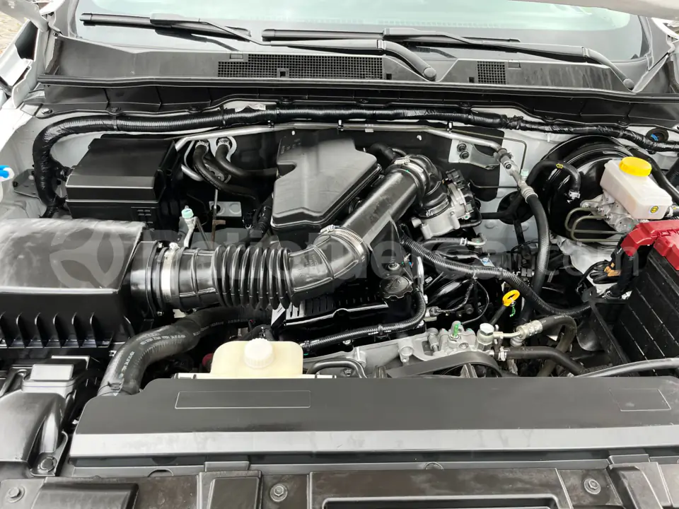 Foto 8 de DongFeng NEW RICH 6 4X2 GASOLINA