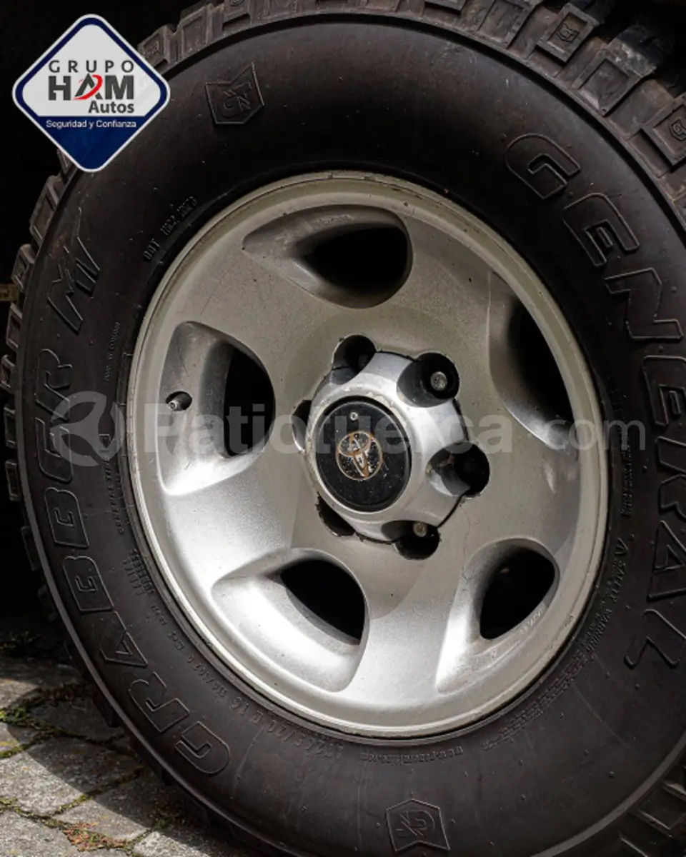 Foto 4 de Toyota Land Cruiser FJ 80