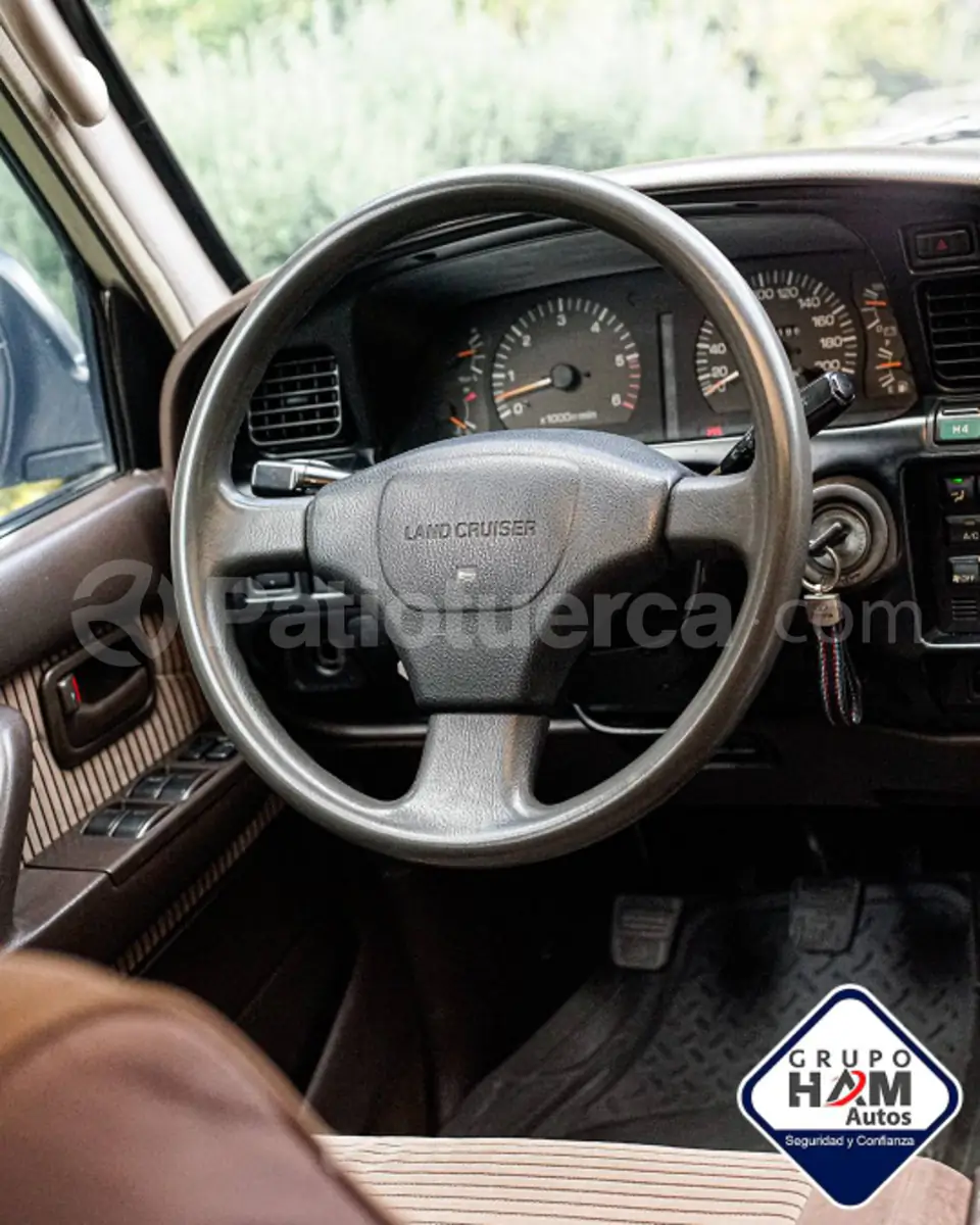 Foto 10 de Toyota Land Cruiser FJ 80