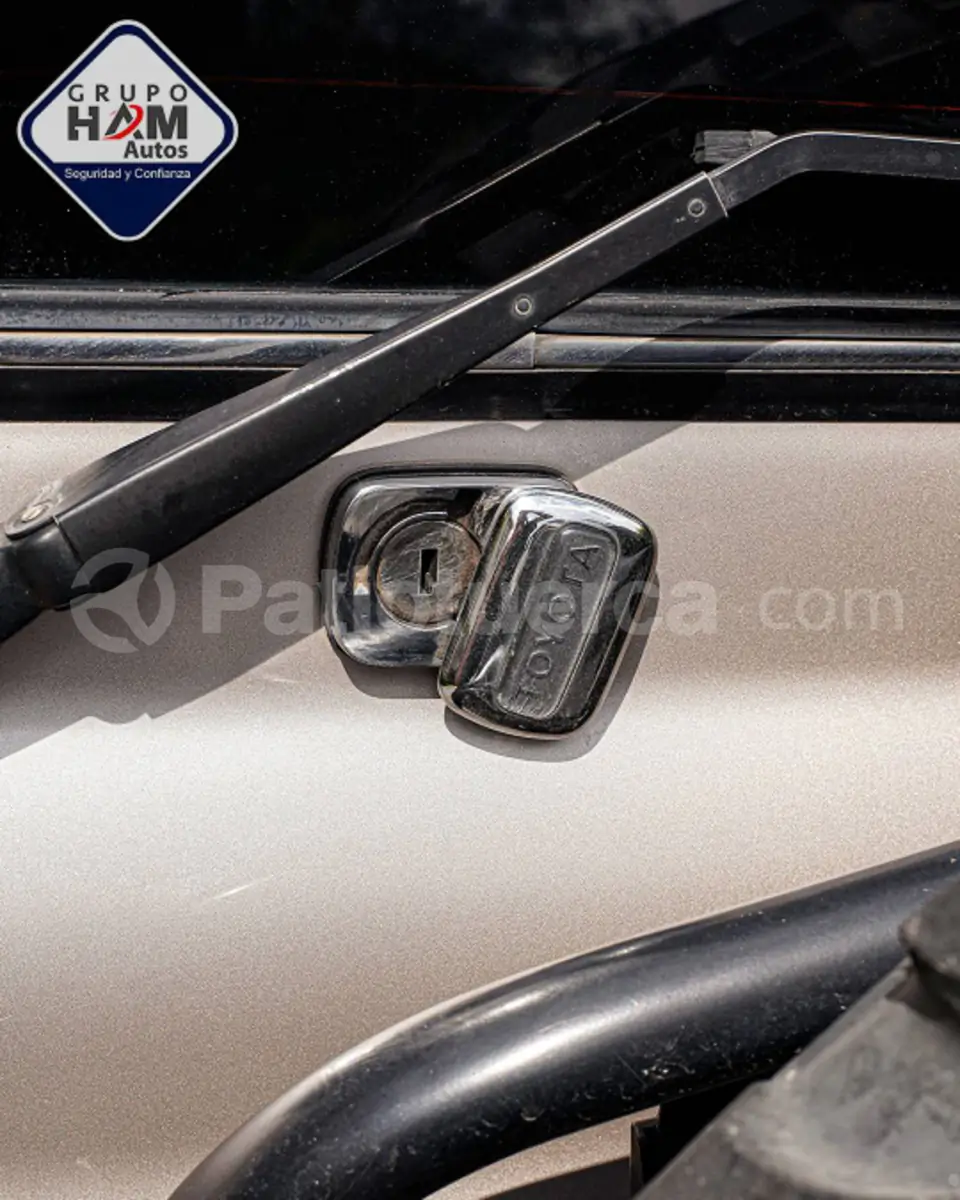 Foto 14 de Toyota Land Cruiser FJ 80