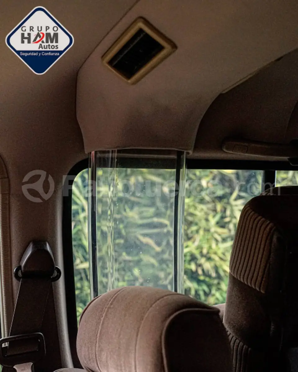 Foto 18 de Toyota Land Cruiser FJ 80