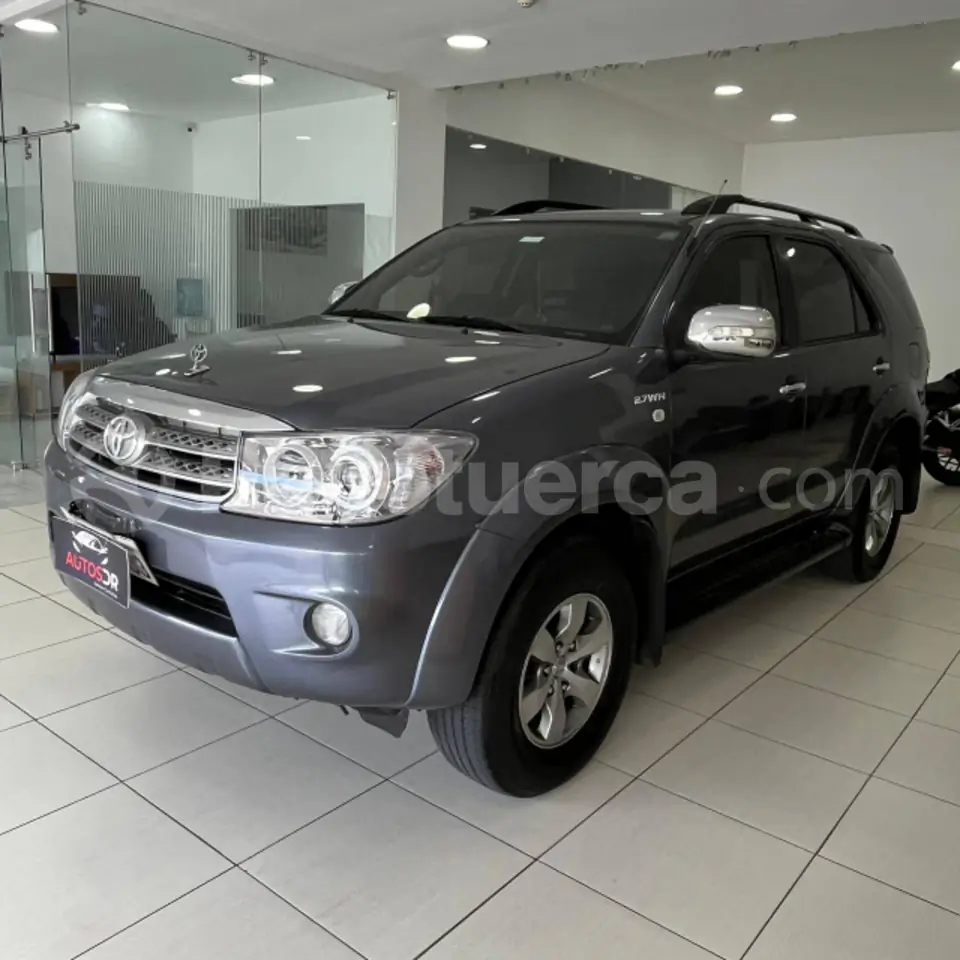 Foto 3 de Toyota Fortuner