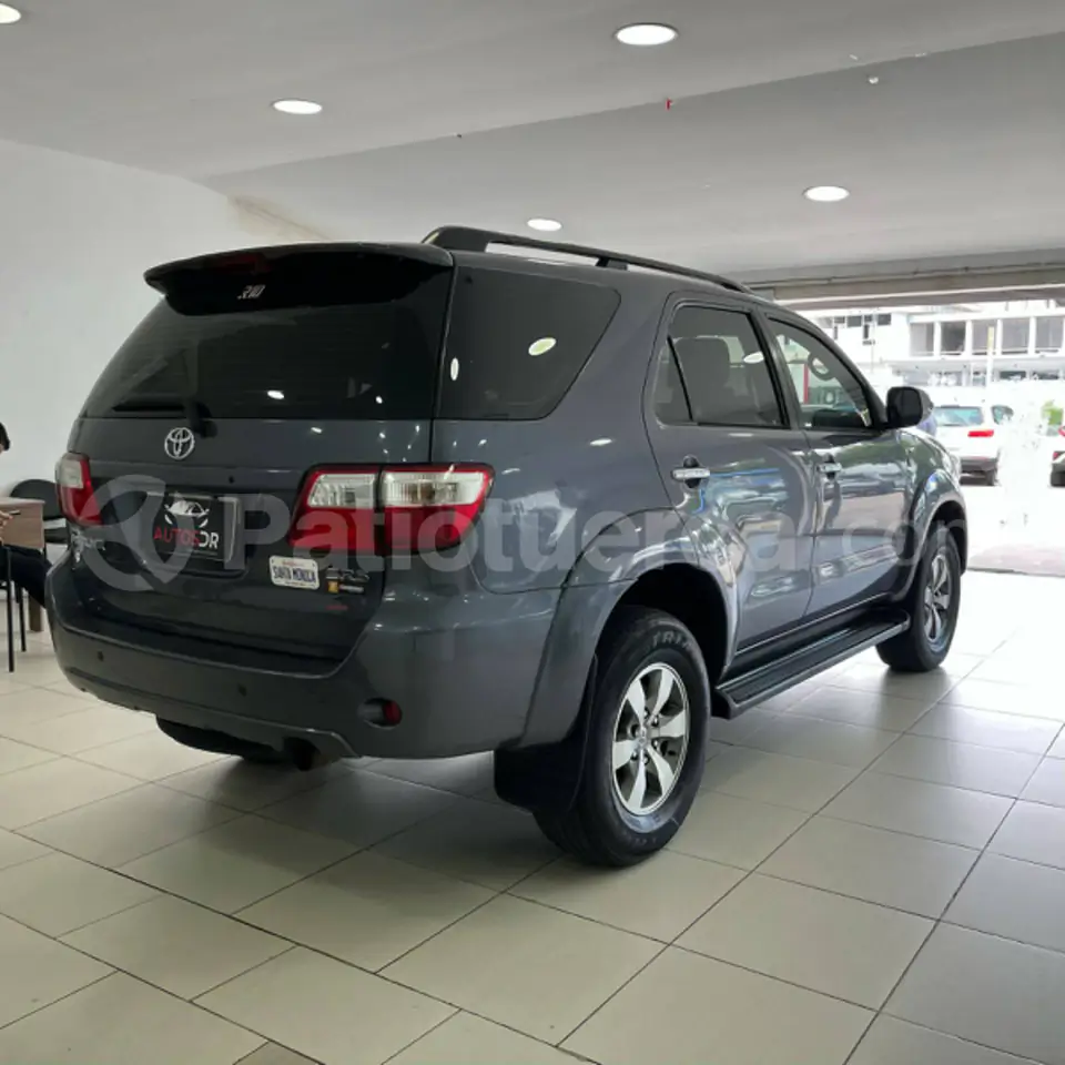 Foto 5 de Toyota Fortuner