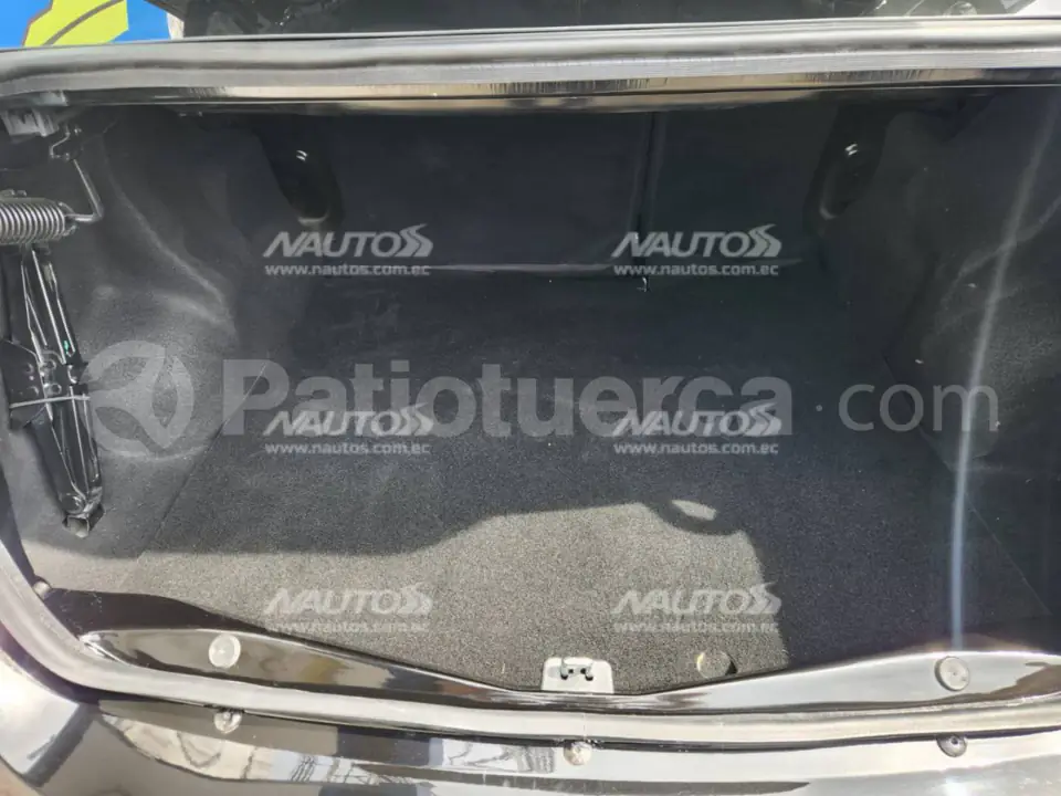 Foto 14 de Renault LOGAN CROSS INTENS