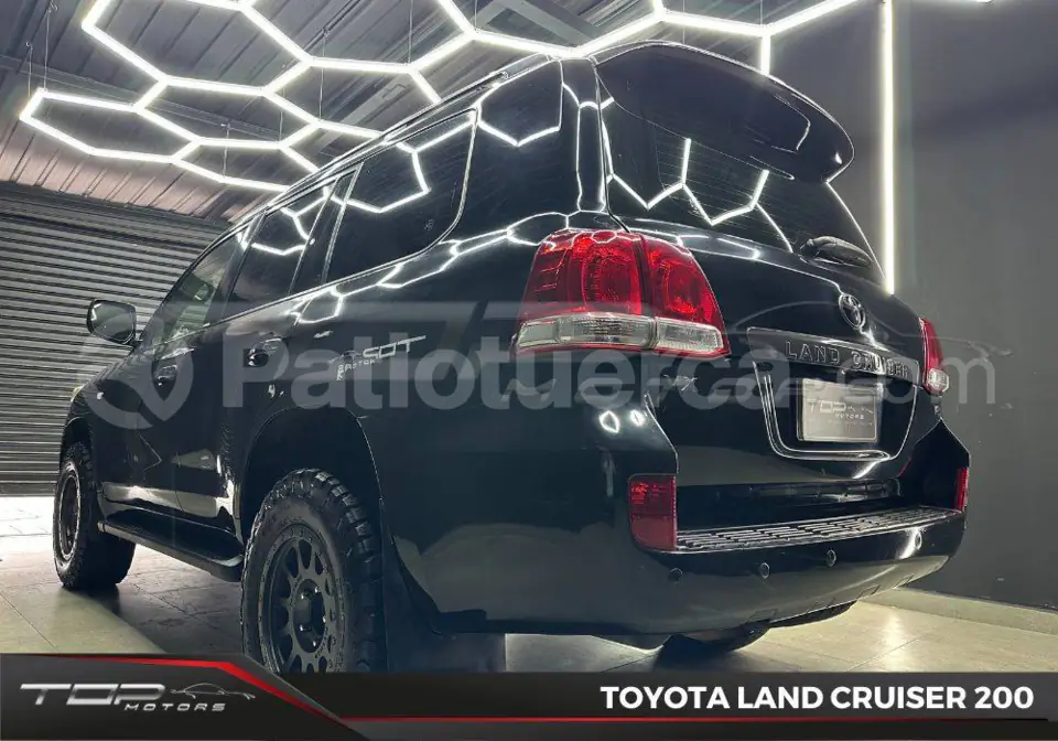 Foto 4 de Toyota Land Cruiser 200