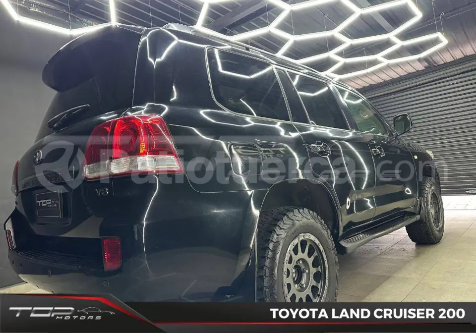 Foto 10 de Toyota Land Cruiser 200