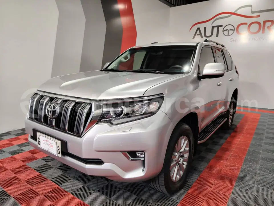 Foto 1 de Toyota Land Cruiser Prado VX