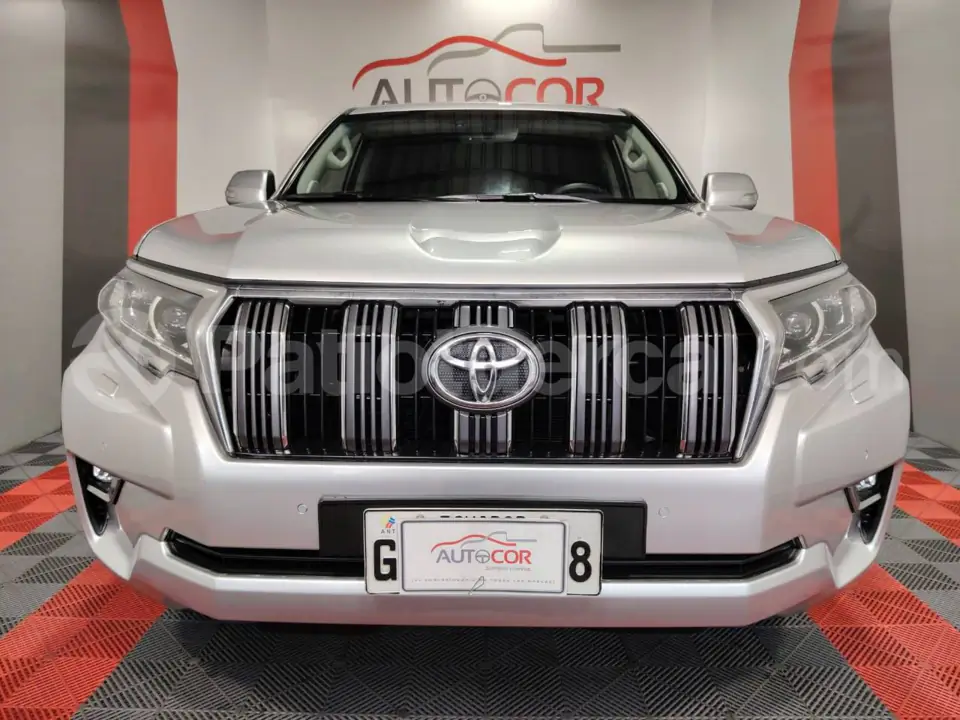 Foto 2 de Toyota Land Cruiser Prado VX