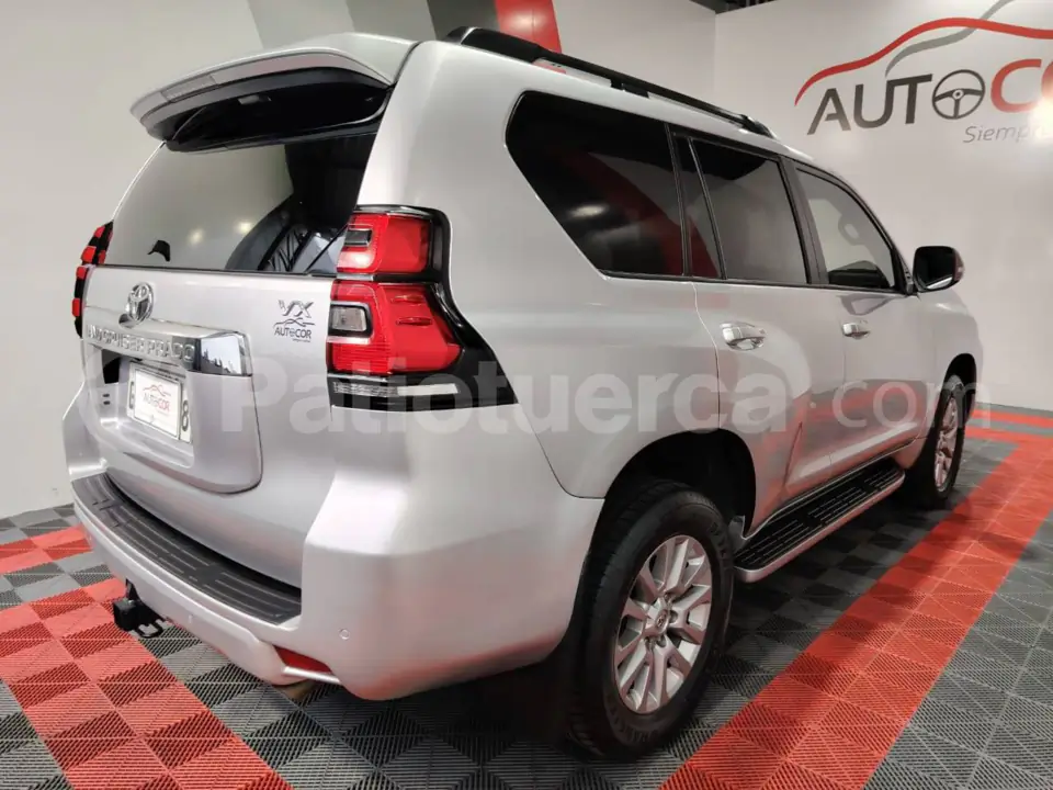 Foto 6 de Toyota Land Cruiser Prado VX