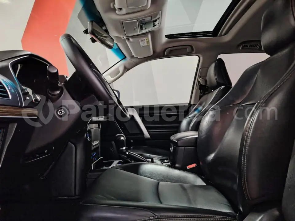 Foto 7 de Toyota Land Cruiser Prado VX