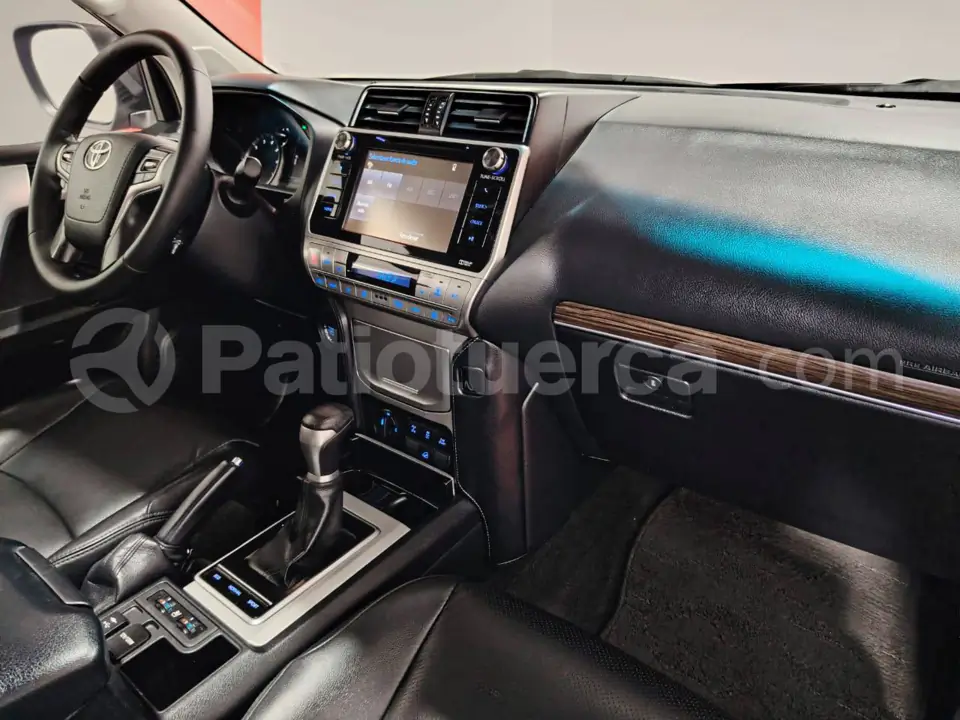 Foto 10 de Toyota Land Cruiser Prado VX