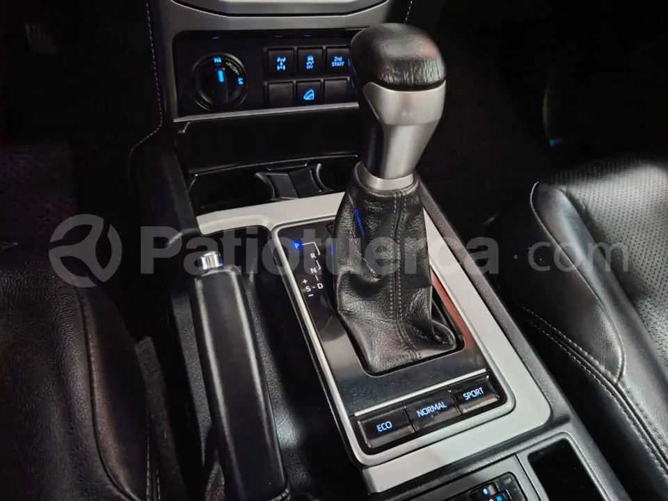 Foto 14 de Toyota Land Cruiser Prado VX