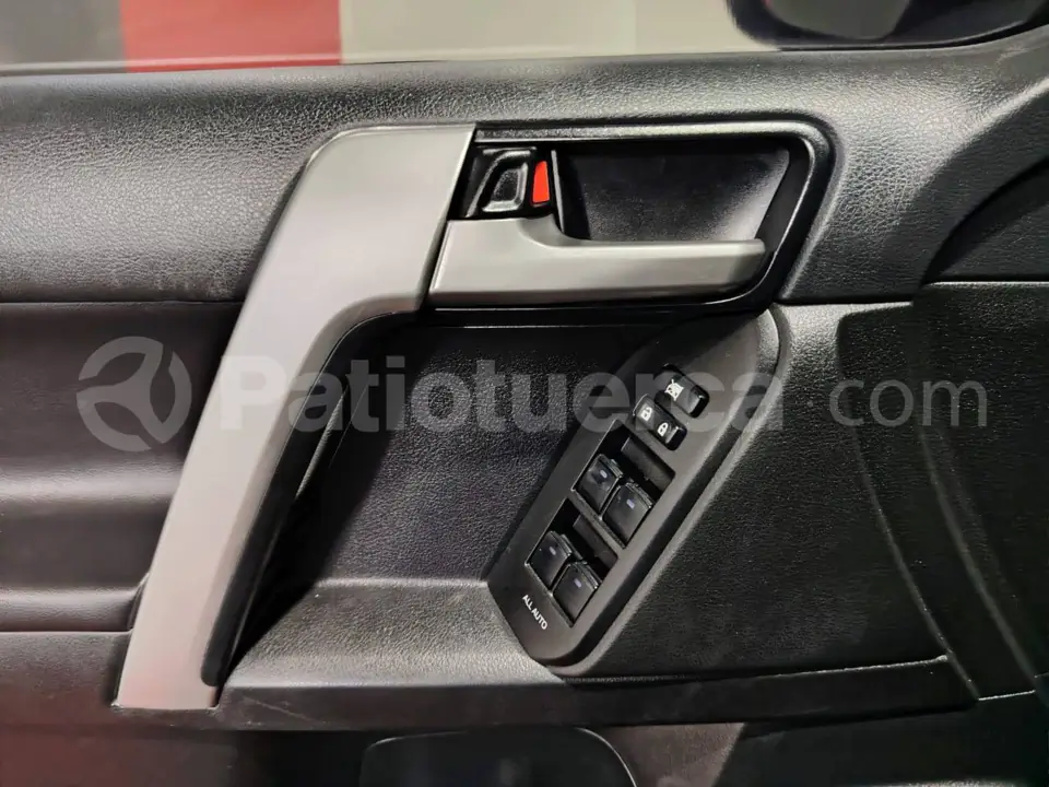 Foto 16 de Toyota Land Cruiser Prado VX