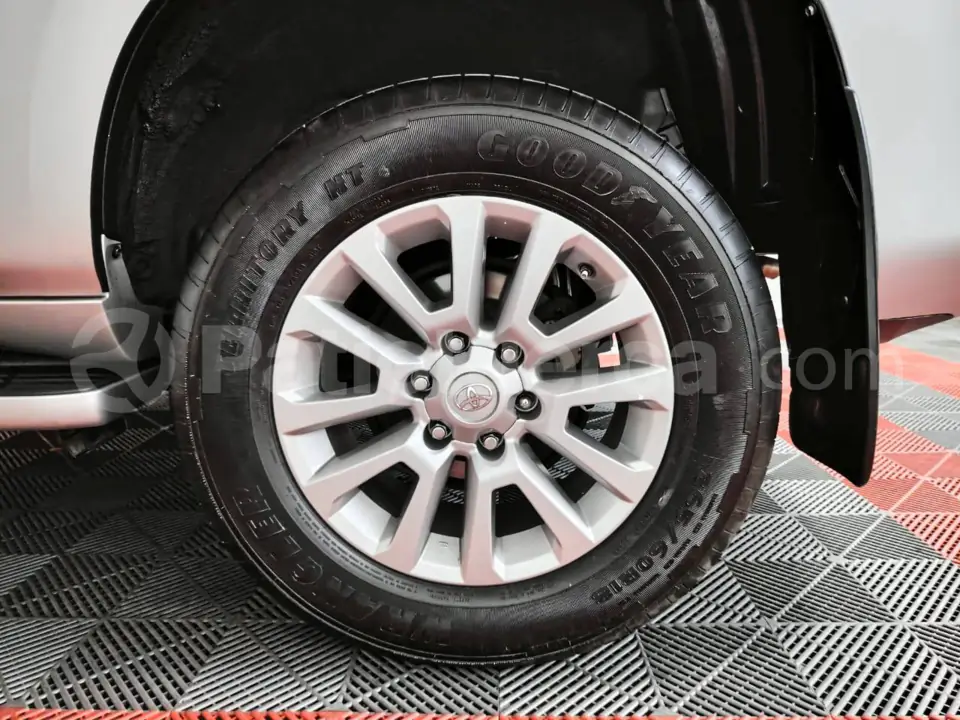 Foto 32 de Toyota Land Cruiser Prado VX