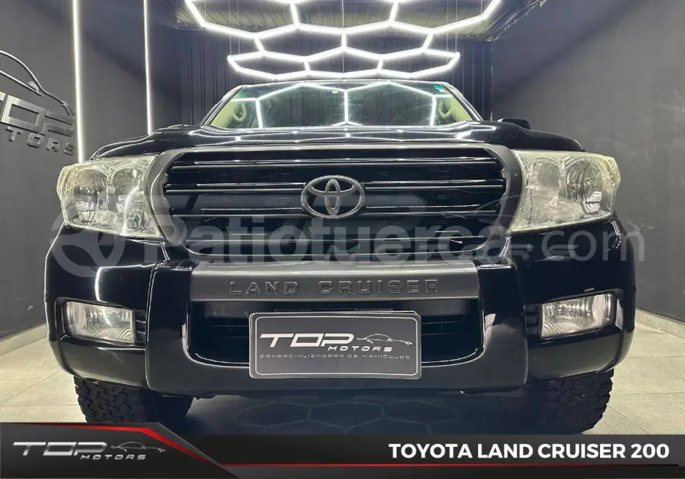 Foto 2 de Toyota Land Cruiser 200
