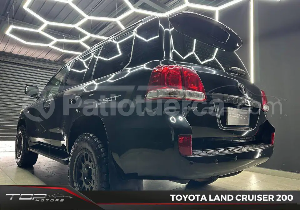 Foto 4 de Toyota Land Cruiser 200