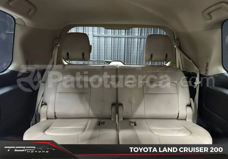 Foto 12 de Toyota Land Cruiser 200