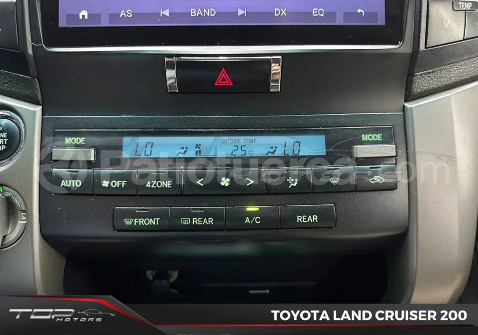 Foto 16 de Toyota Land Cruiser 200