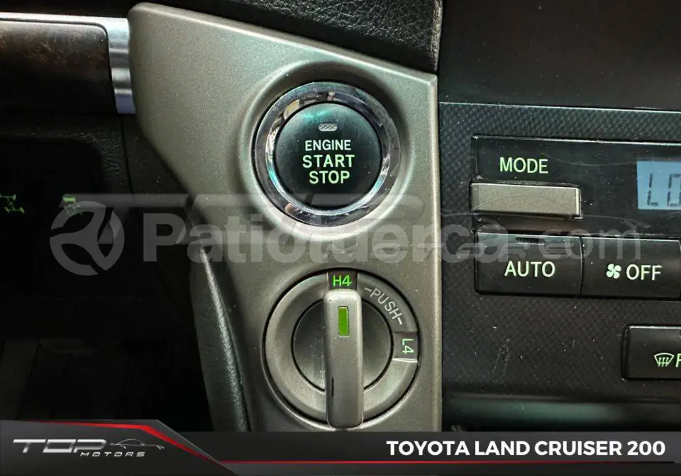 Foto 19 de Toyota Land Cruiser 200