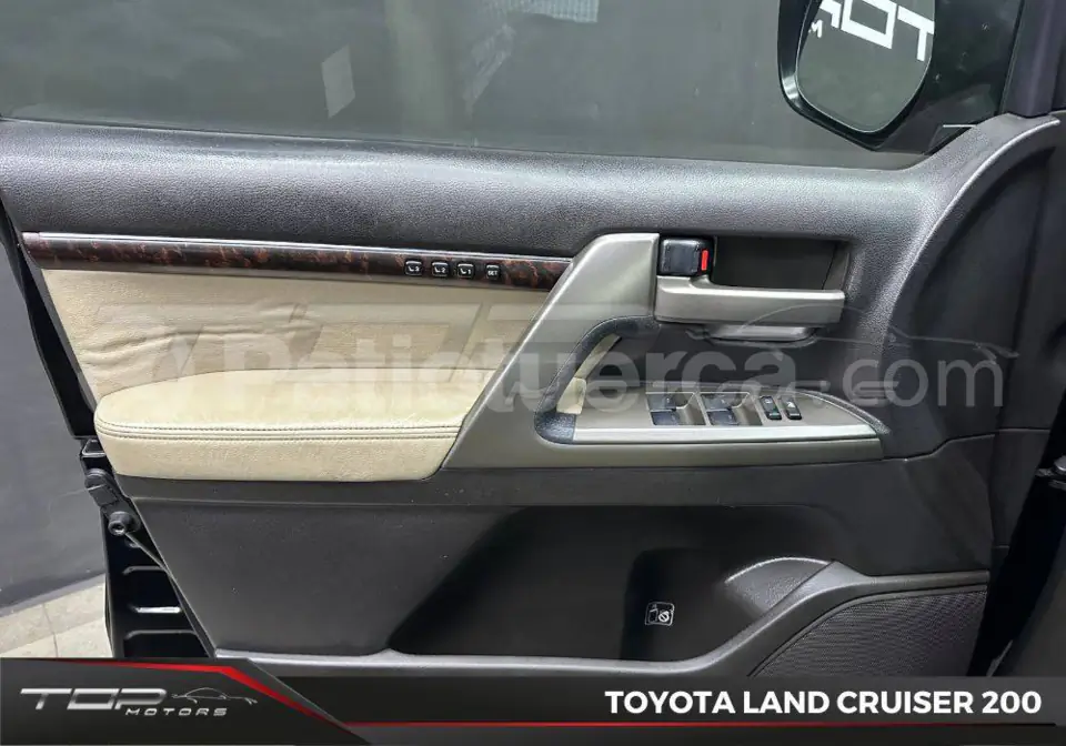 Foto 21 de Toyota Land Cruiser 200