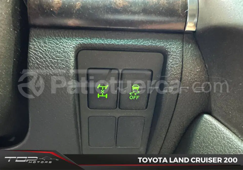 Foto 22 de Toyota Land Cruiser 200