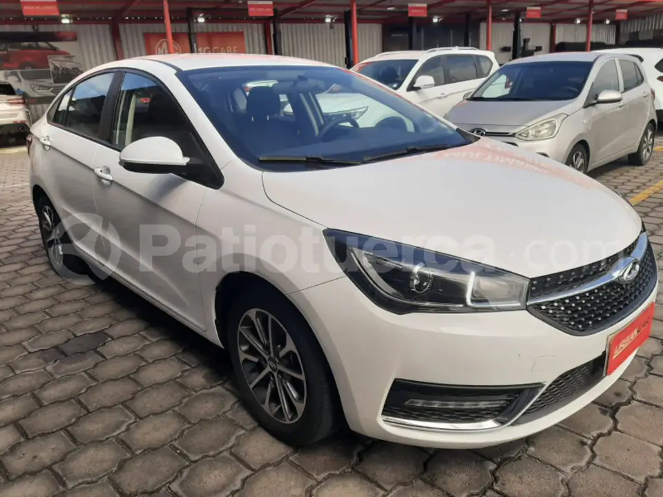 Foto 2 de Chery Arrizo 5 pro Confort