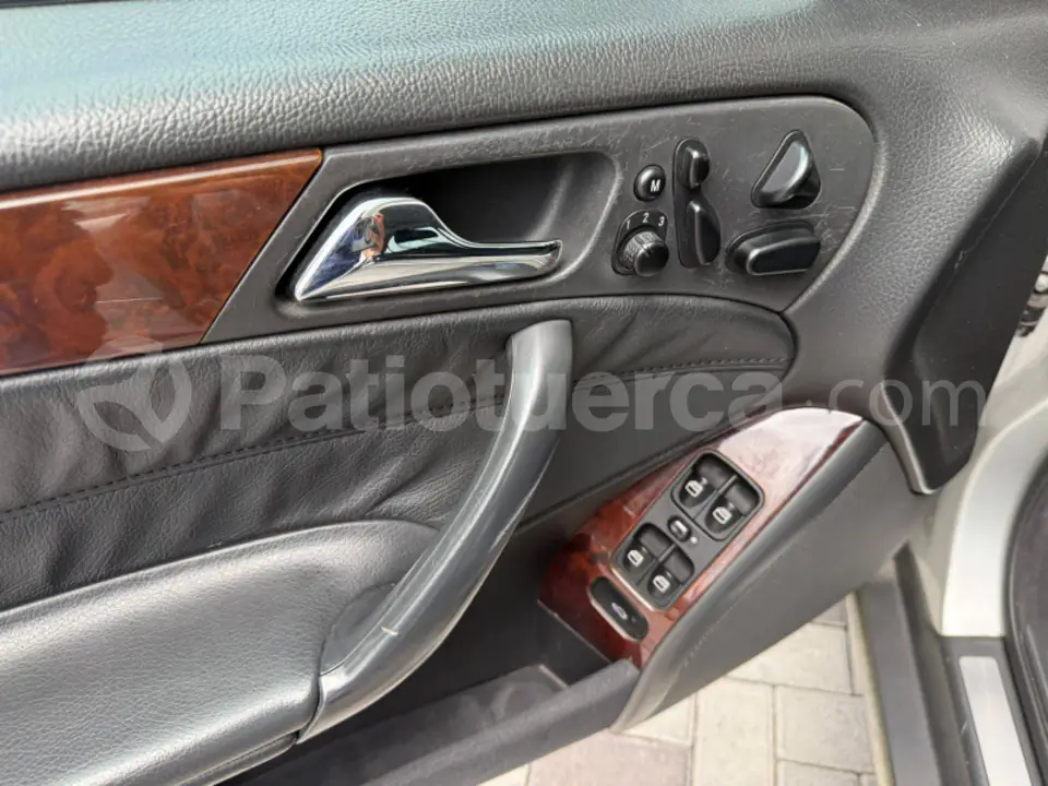 Foto 6 de Mercedes Benz C320