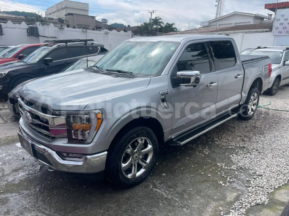 Foto 1 de Ford F150 Lariat