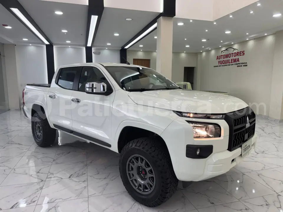 Foto 1 de Mitsubishi Triton GLX