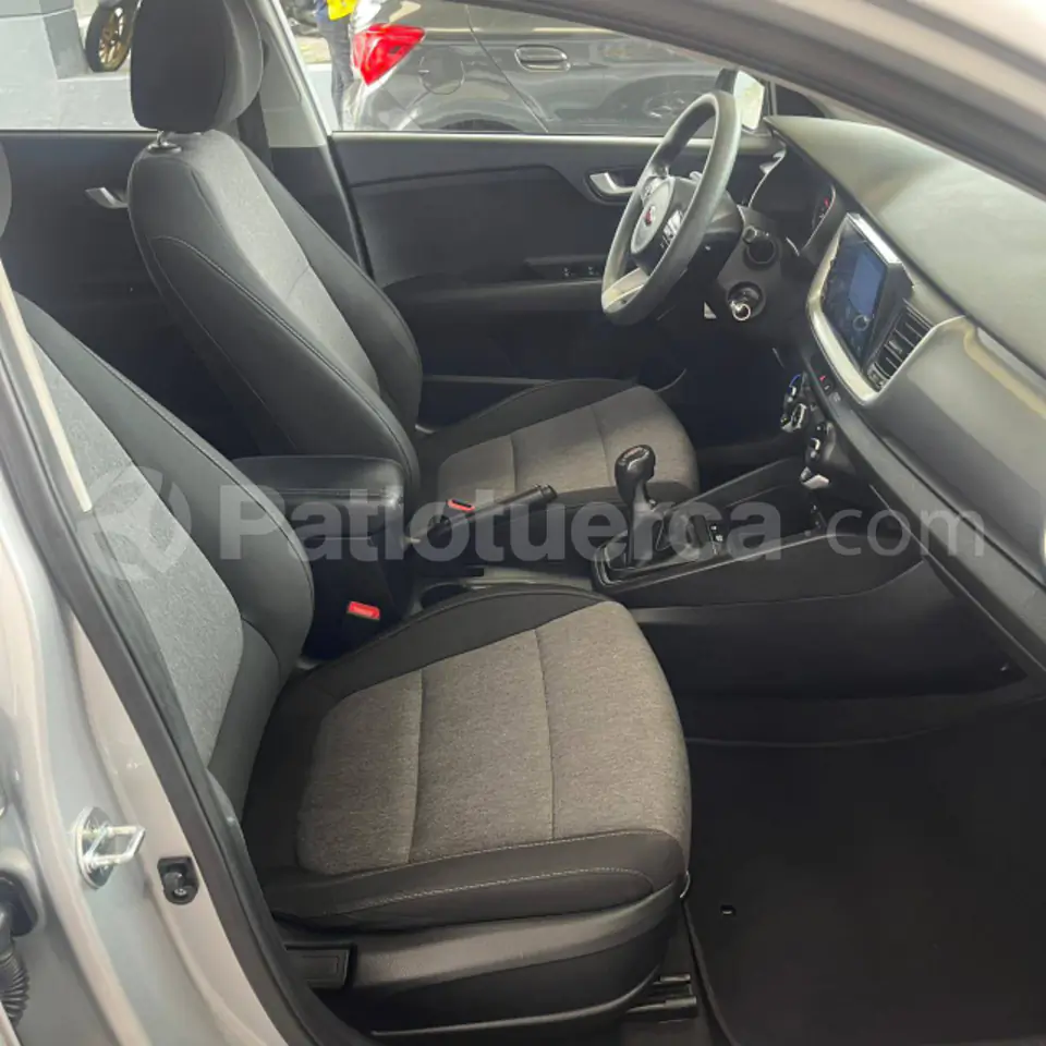 Foto 14 de Kia Stonic LX