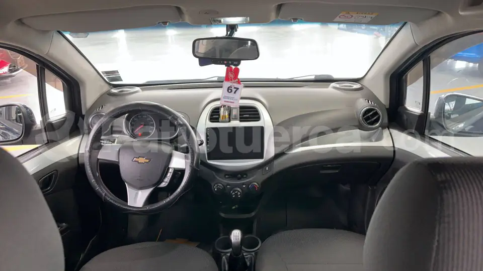 Foto 10 de Chevrolet Spark GT
