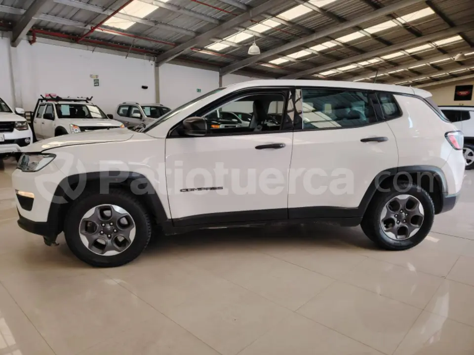 Foto 2 de Jeep Compass