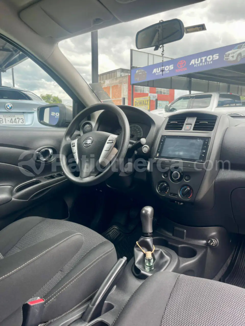 Foto 6 de Nissan Versa