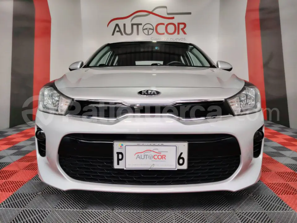 Foto 5 de Kia RIO EX