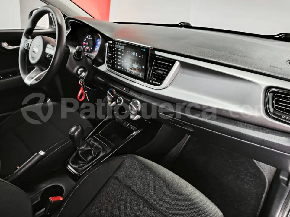 Foto 20 de Kia RIO EX