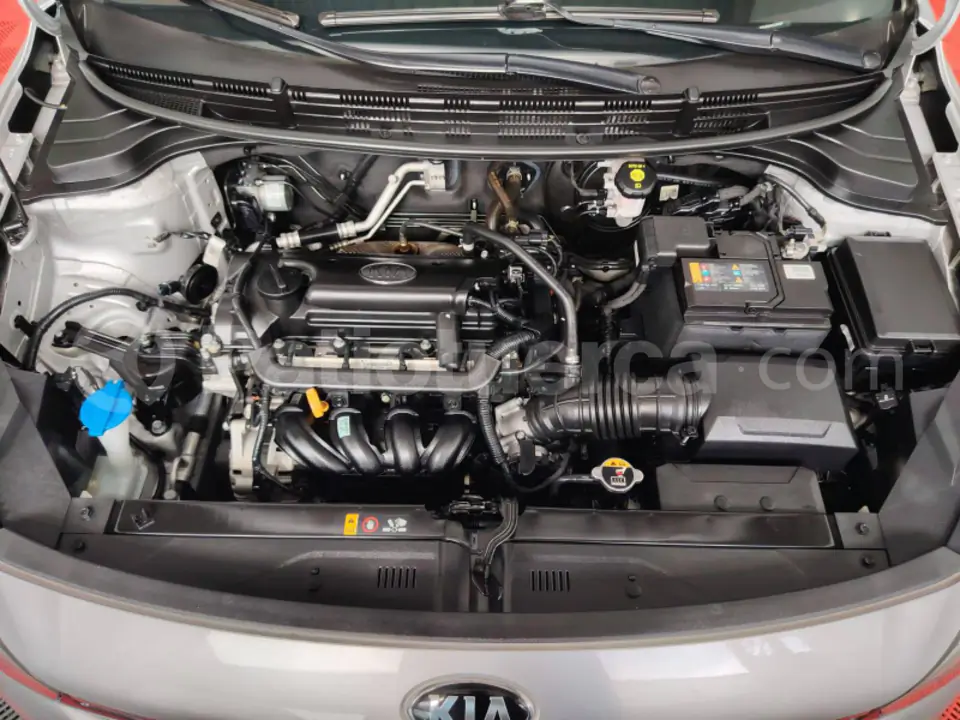 Foto 27 de Kia RIO EX