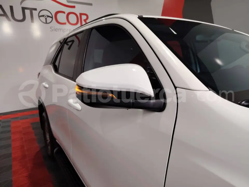 Foto 7 de Toyota Fortuner 2.7
