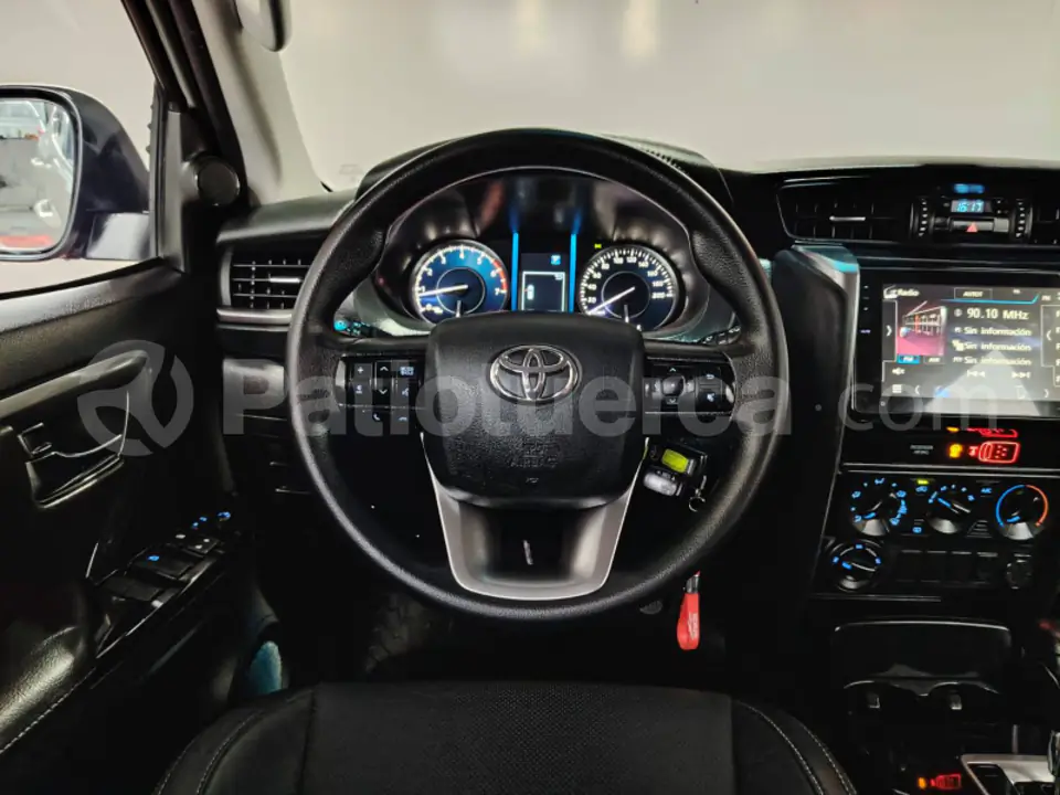 Foto 24 de Toyota Fortuner 2.7