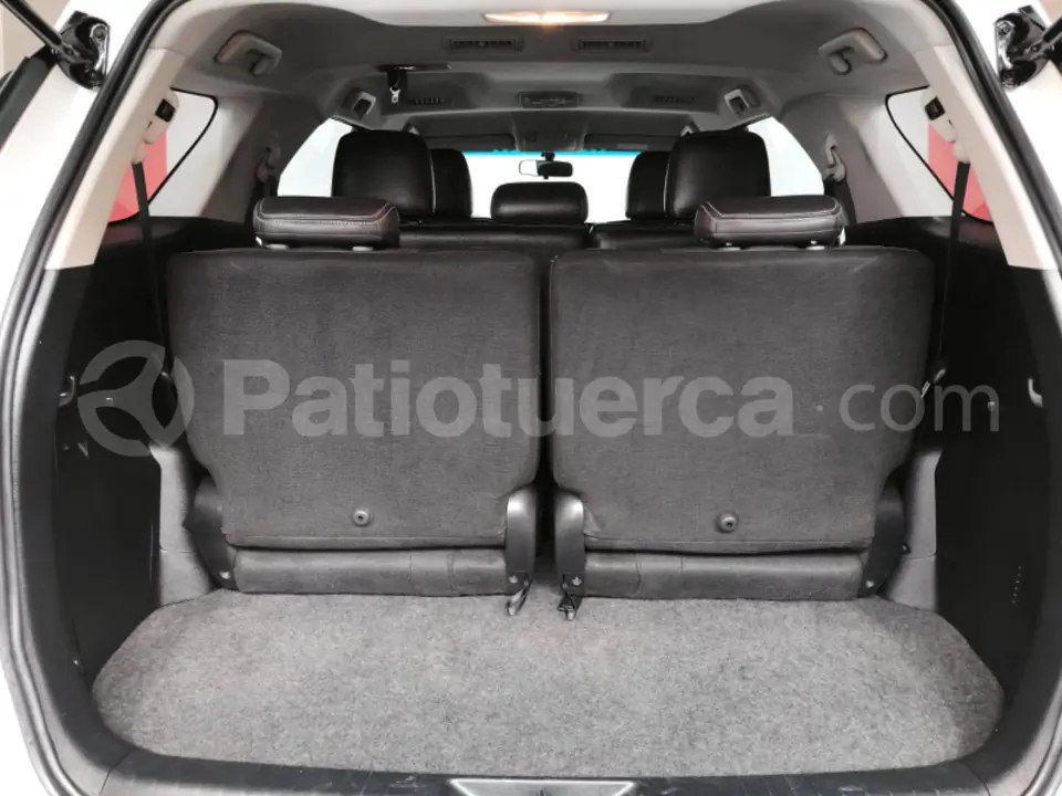 Foto 3 de Toyota New Fortuner